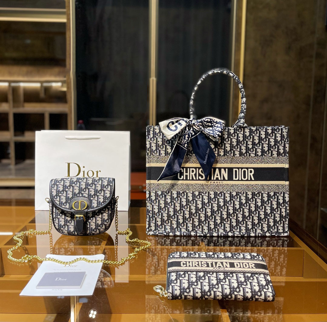 直営店公式OnlineDior 30 MONTAIGNE NANO POUCH DHL配送3点セット お得-高島屋オンラインストア - 公式