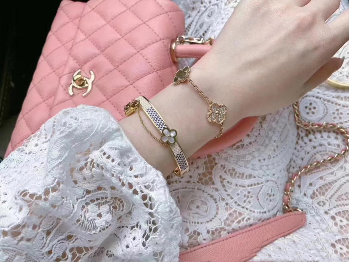 【国内発送/直営店】人気のブレスレット