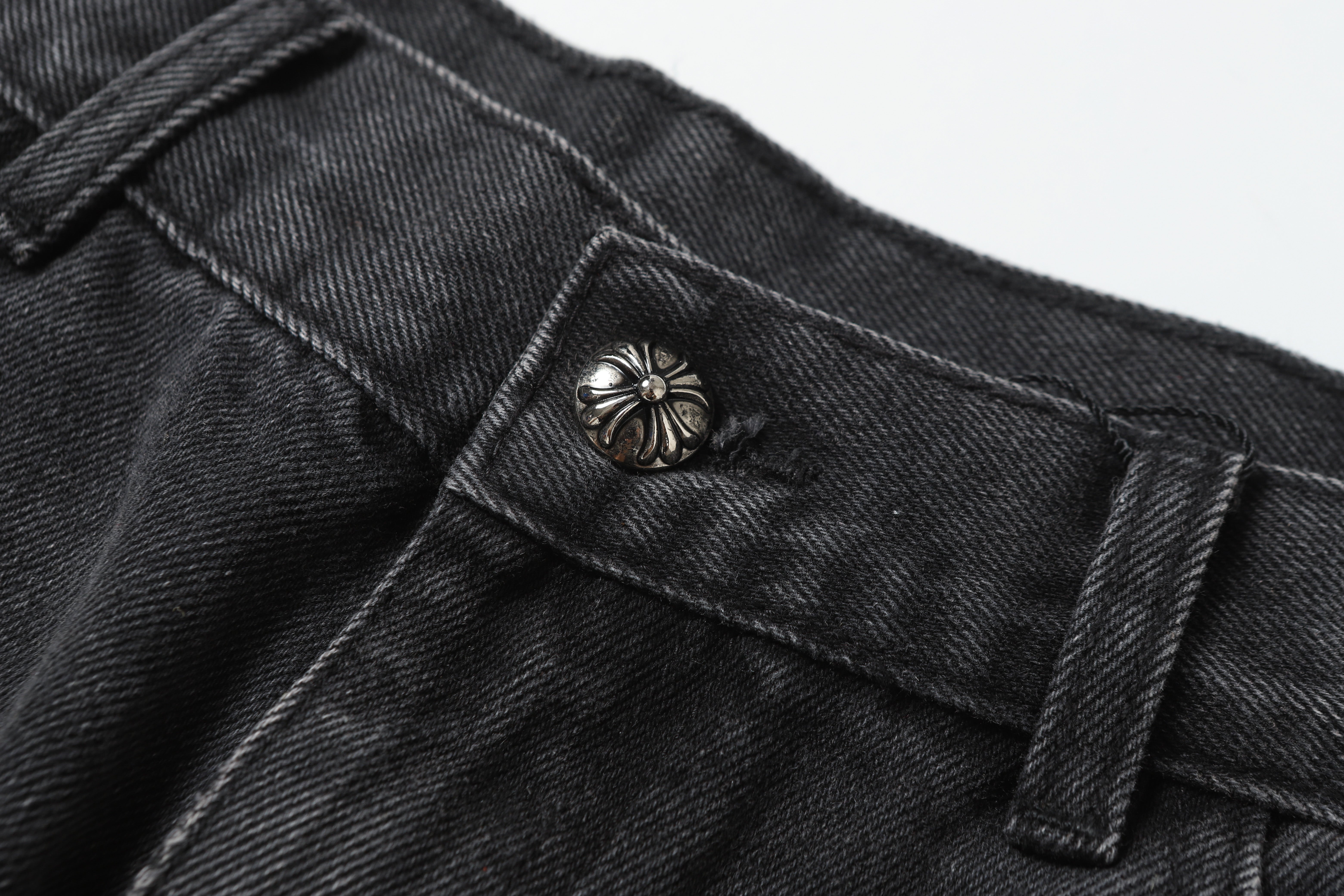 【Chrome Hearts】クロムハーツ ブラッククロスパッチ グレージーンズ