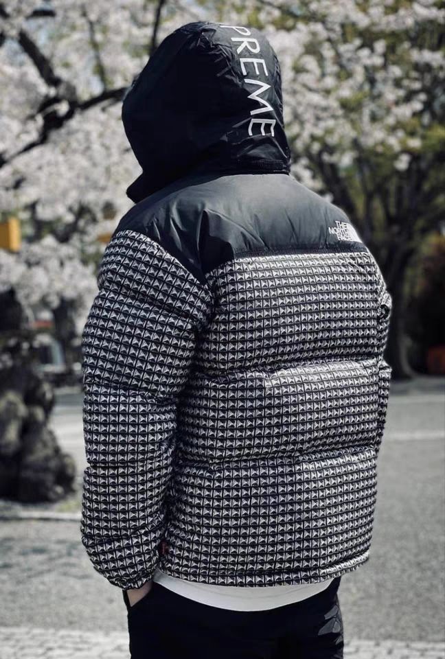 【The North Face  × Supreme】【全国送料無料】【即日出荷】数量限定発売  ダウンジャケット