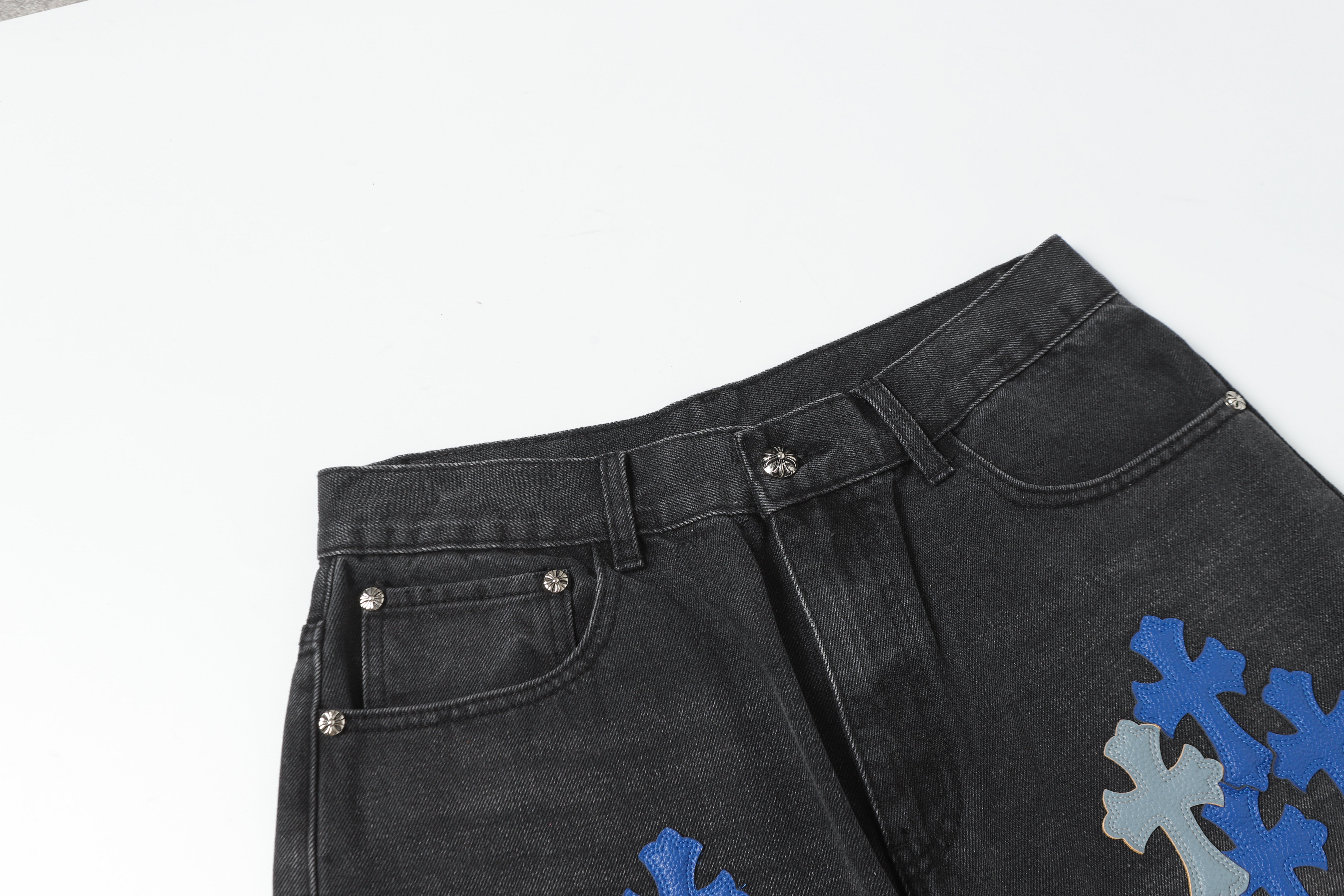 【Chrome Hearts】クロムハーツ グレー＆ブルーレザー クロスパッチジーンズ