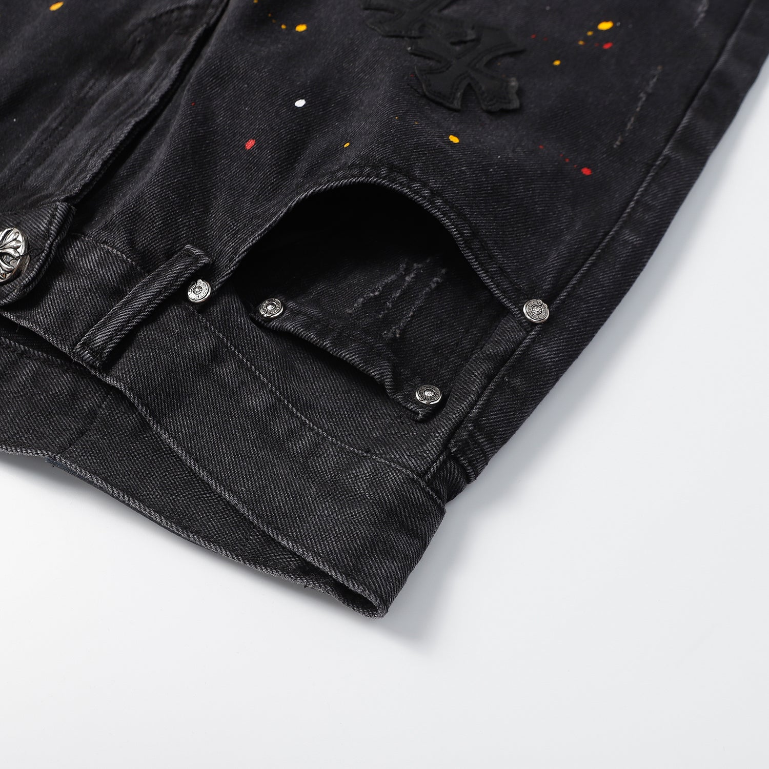 【Chrome Hearts】クロムハーツ クロスパッチ 刺繍＆ハンドペイント デニムショートパンツ 9927