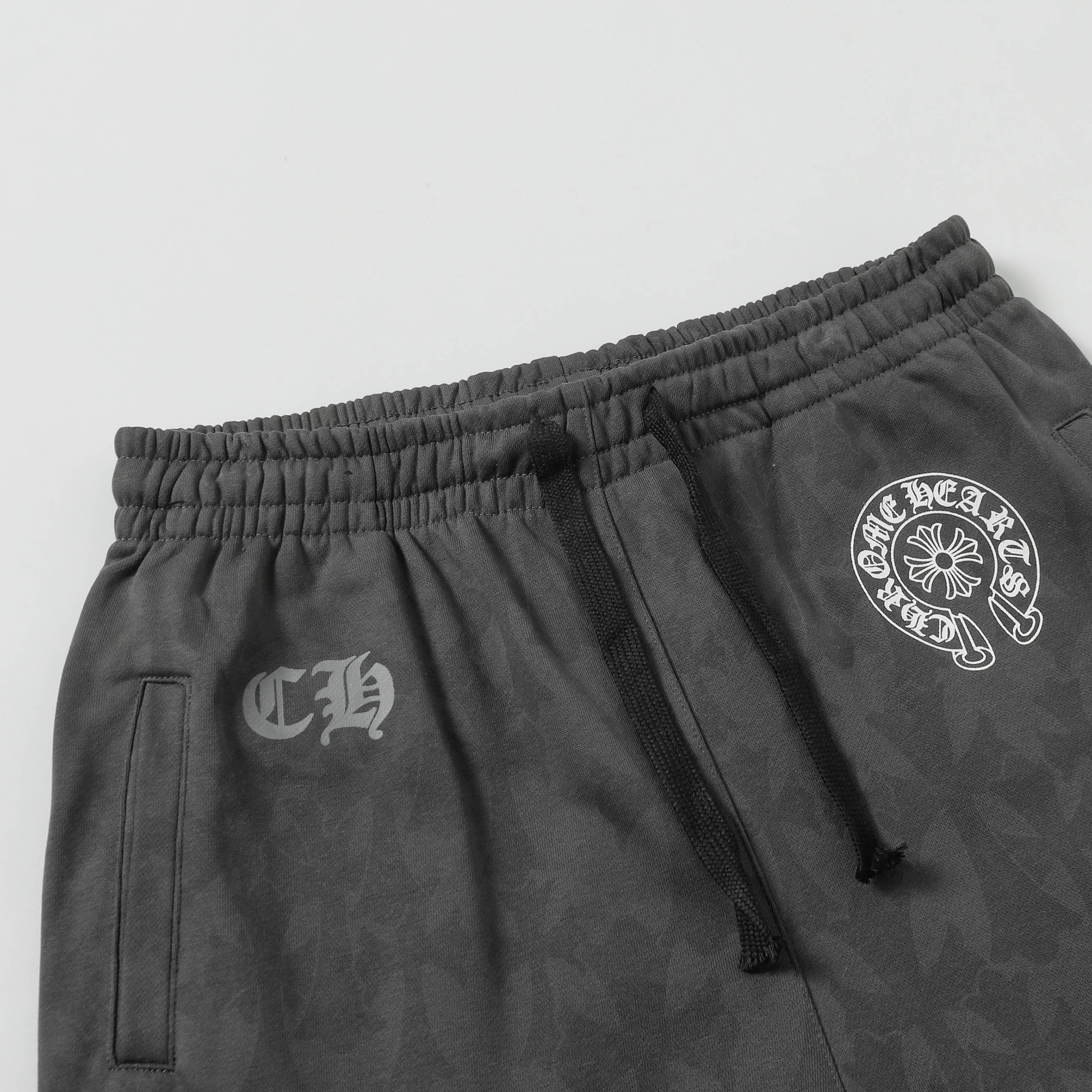 【Chrome Hearts】クロムハーツ ブラック トーナルモノグラム ホースシューロゴ ショートパンツ