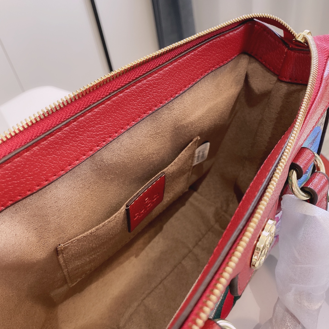 Gucci (グッチ) メッセンジャーバッグ 24*11*20cm
