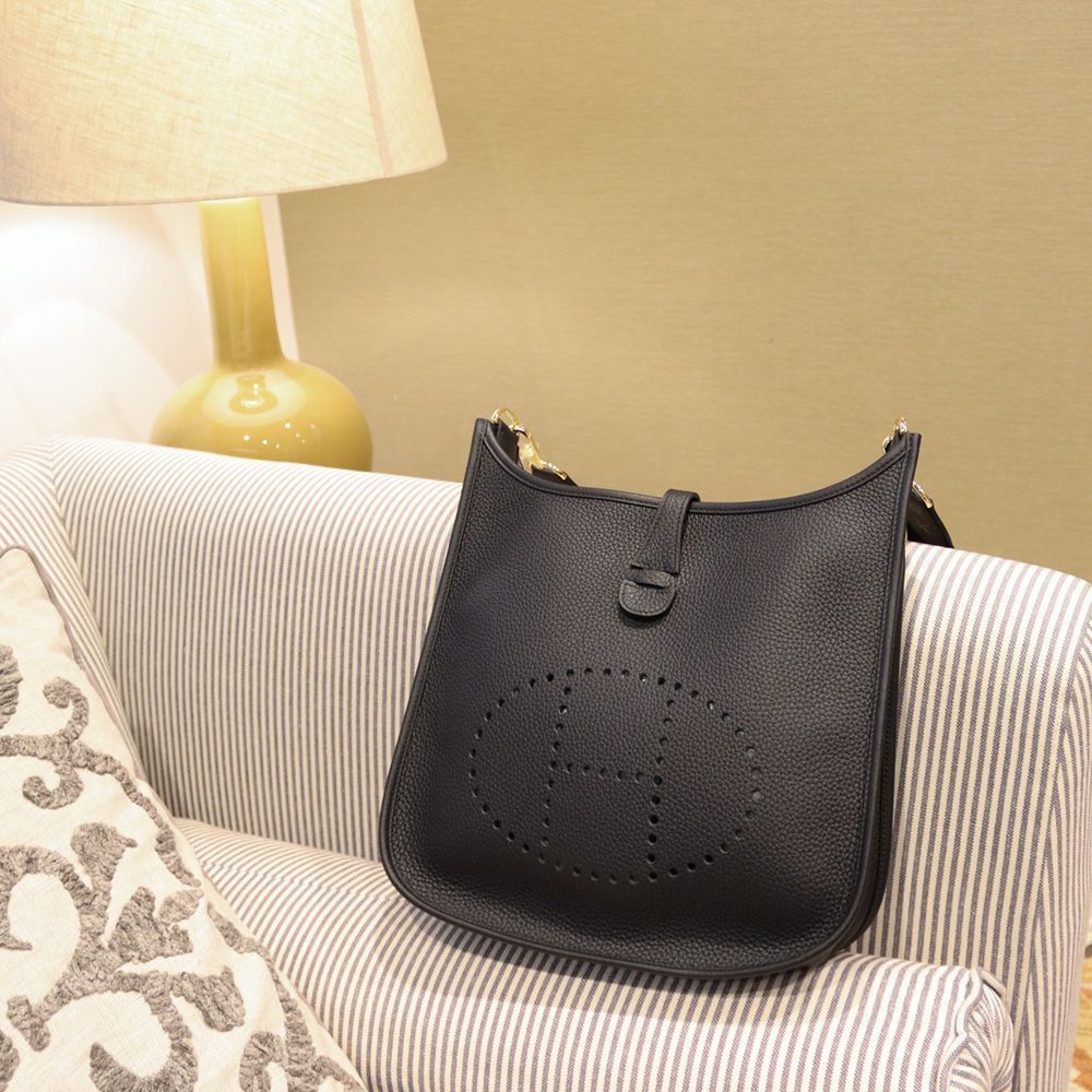 入手困難☆完売必至【HERMES】エルメス Evelyne III 29 エブリンPM-高島屋オンラインストア - 公式