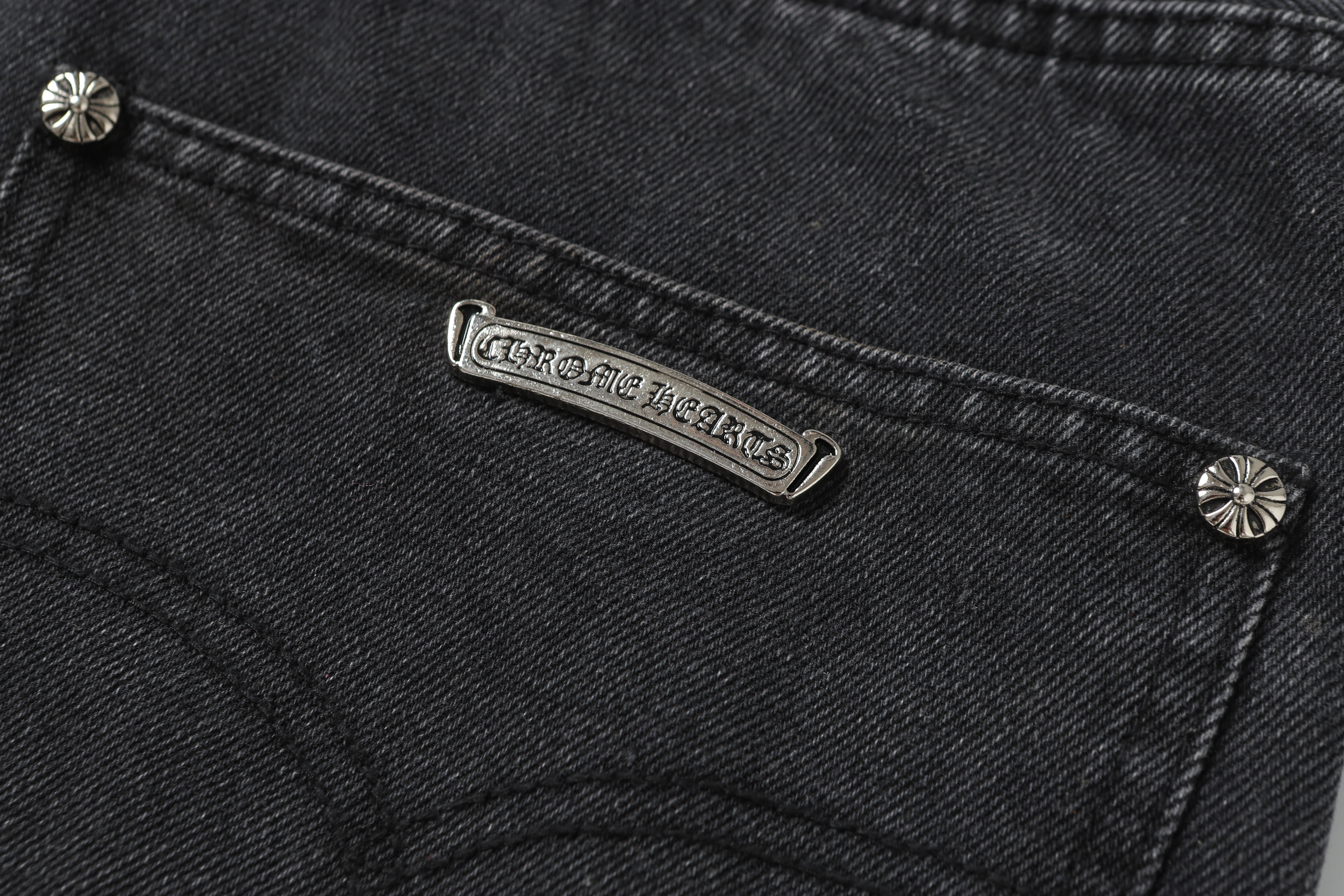 【Chrome Hearts】クロムハーツ ブラッククロスパッチ グレージーンズ