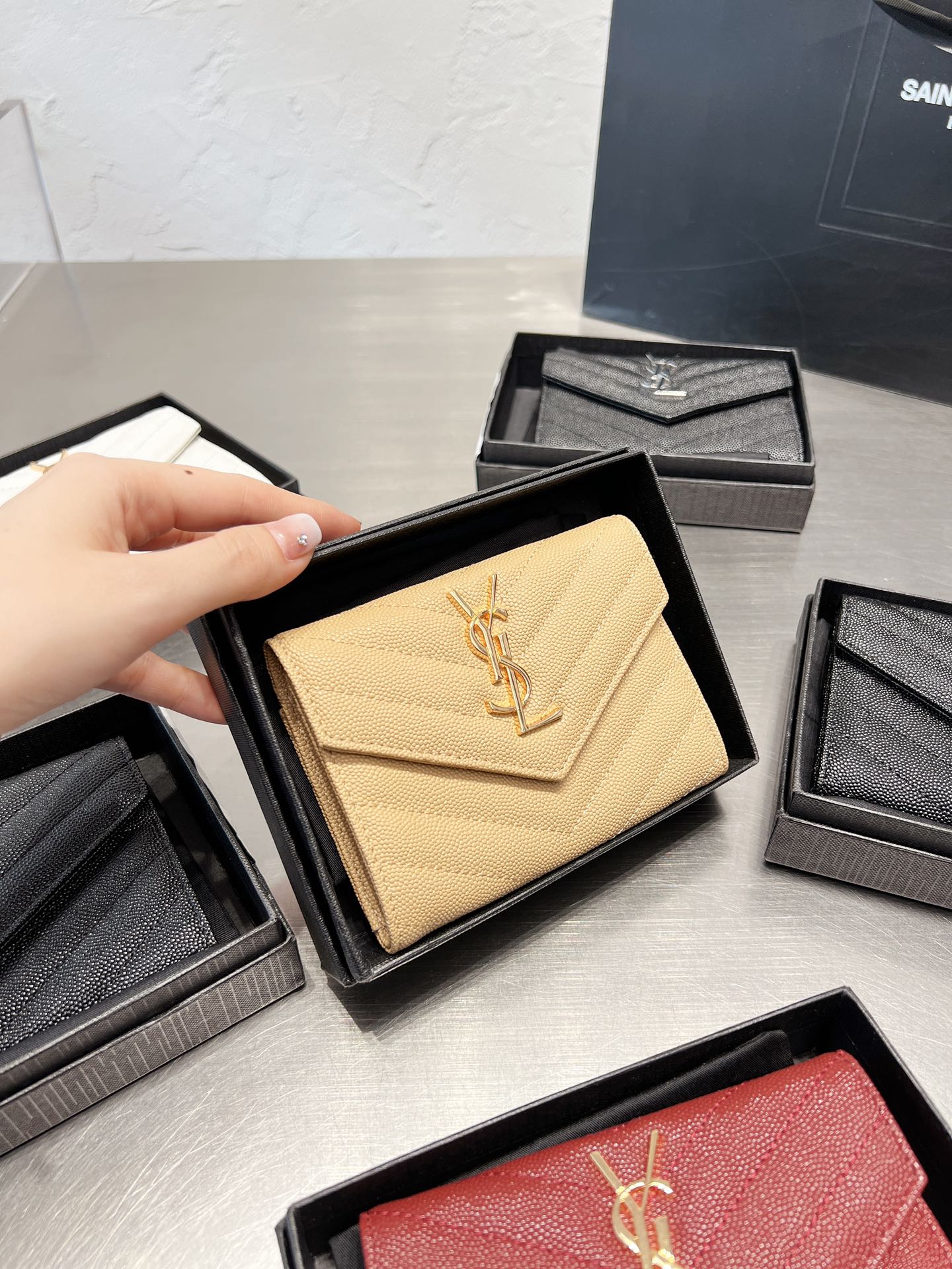 【Saint Laurent】モノグラム スモール エンベロープウォレット