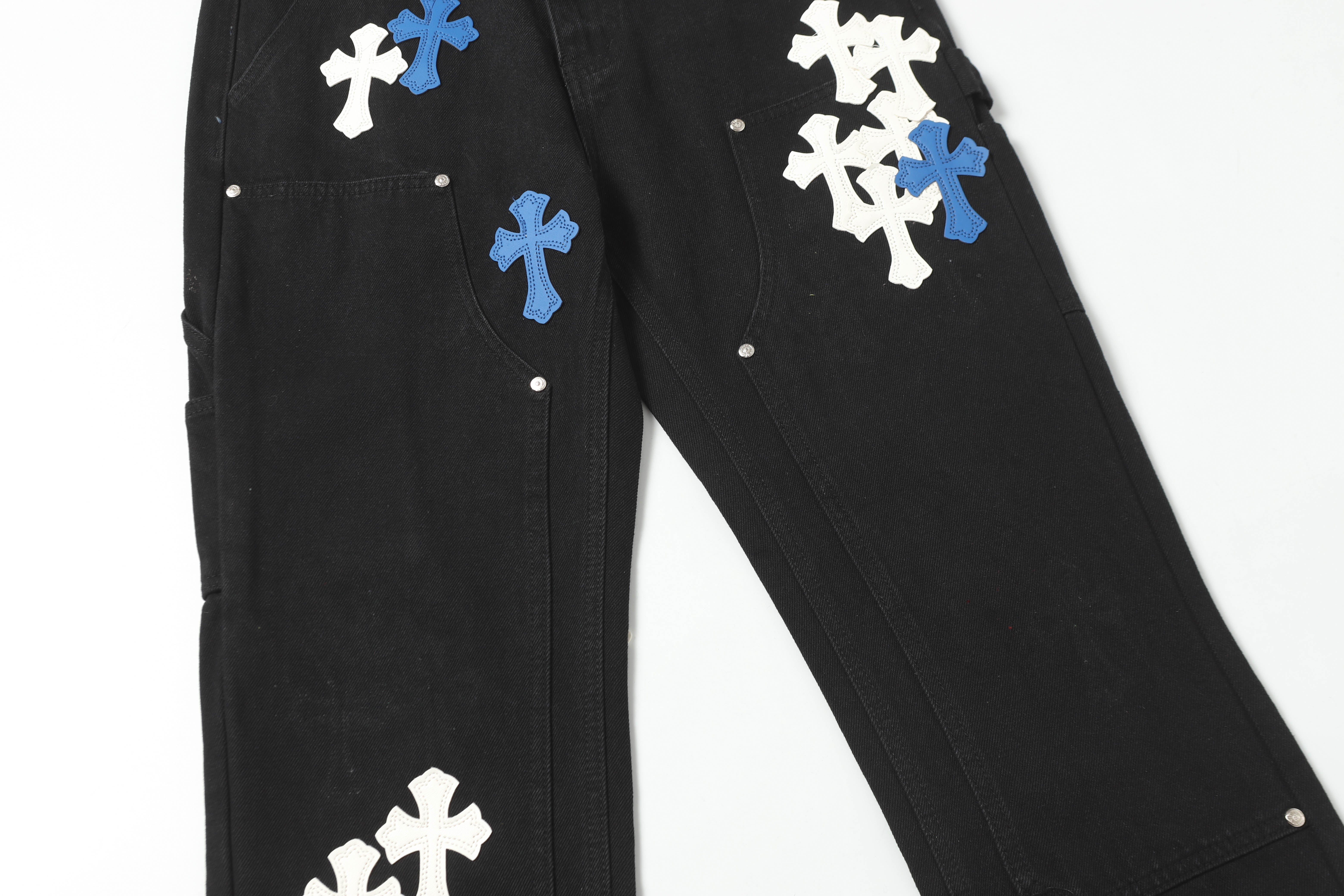 【Chrome Hearts】クロムハーツ ホワイト＆ブルー レザー クロスパッチ ジーンズ