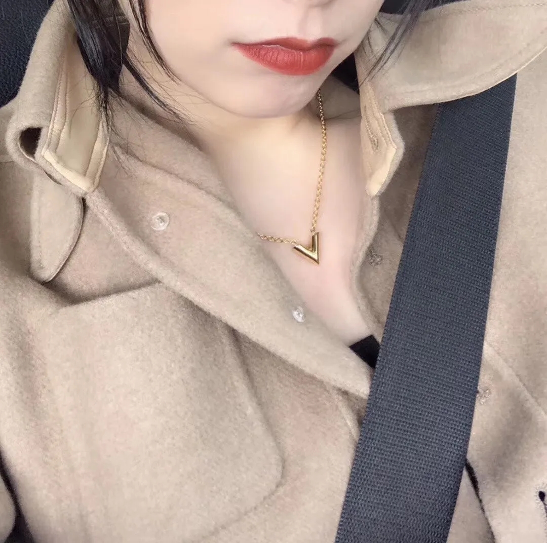 【国内発送/直営店】ネックレス 平野紫耀さん着用！M61083 アクセサリー LV ペンダント ・エセンシャルV 専用箱付き