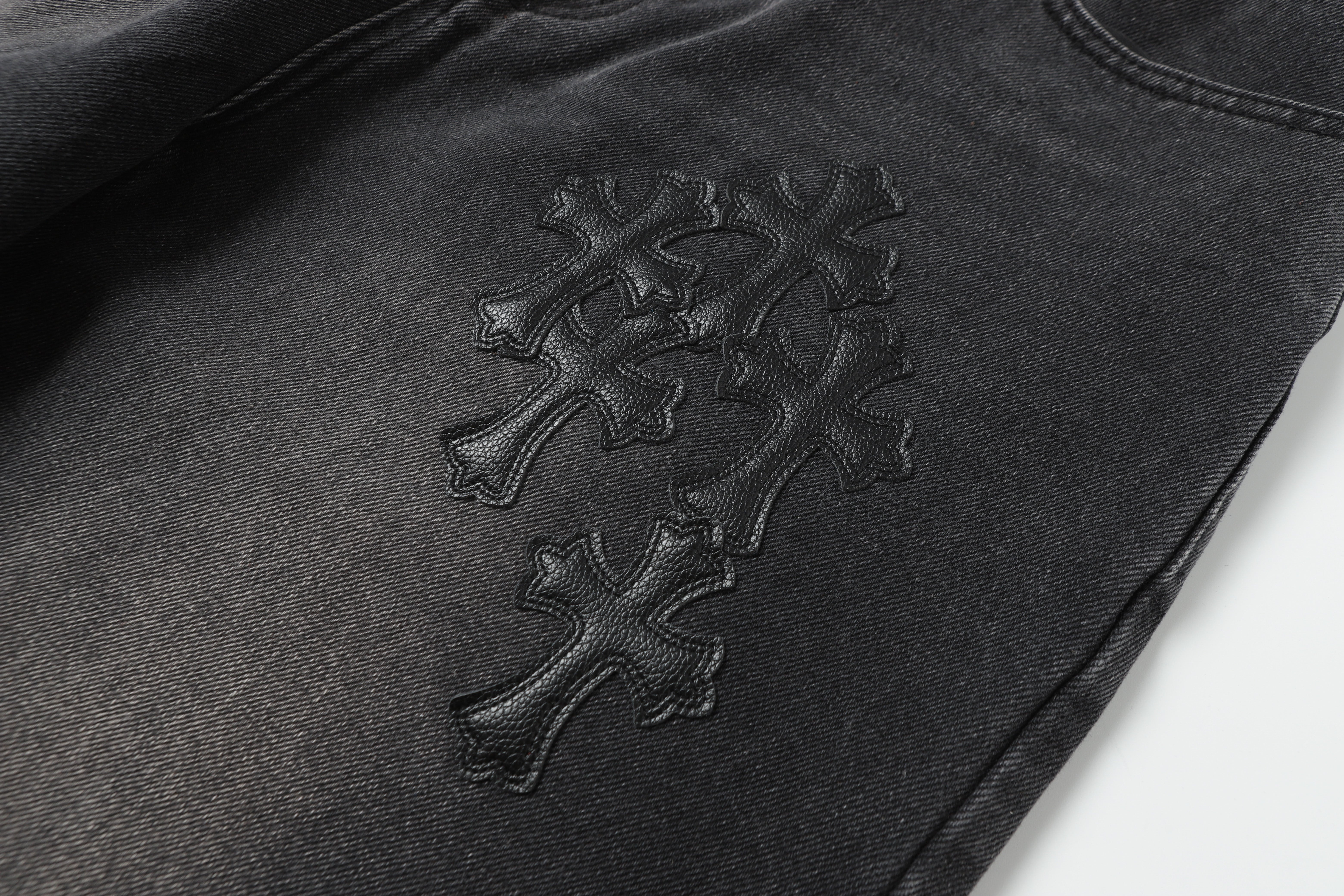 【Chrome Hearts】クロムハーツ ブラッククロスパッチ グレージーンズ