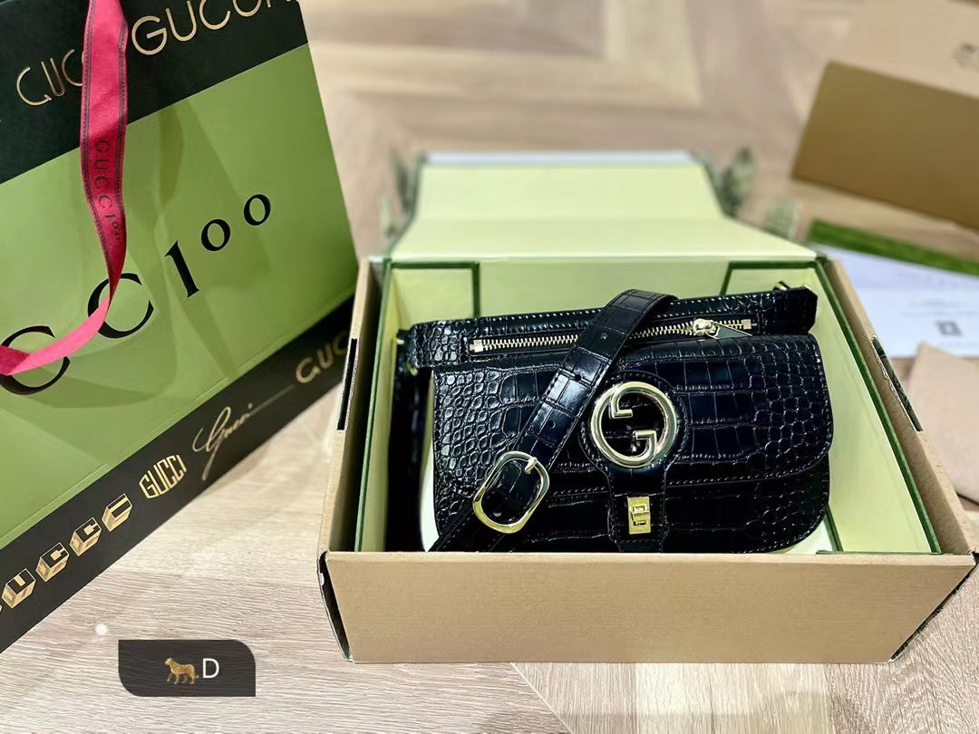 【GUCCI】グッチ Blondie ファニーパック クロスボディバッグ