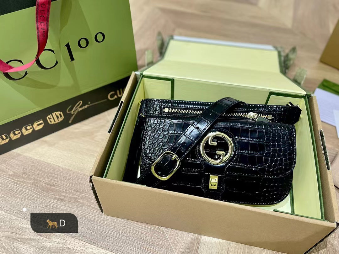 【GUCCI】グッチ Blondie ファニーパック クロスボディバッグ