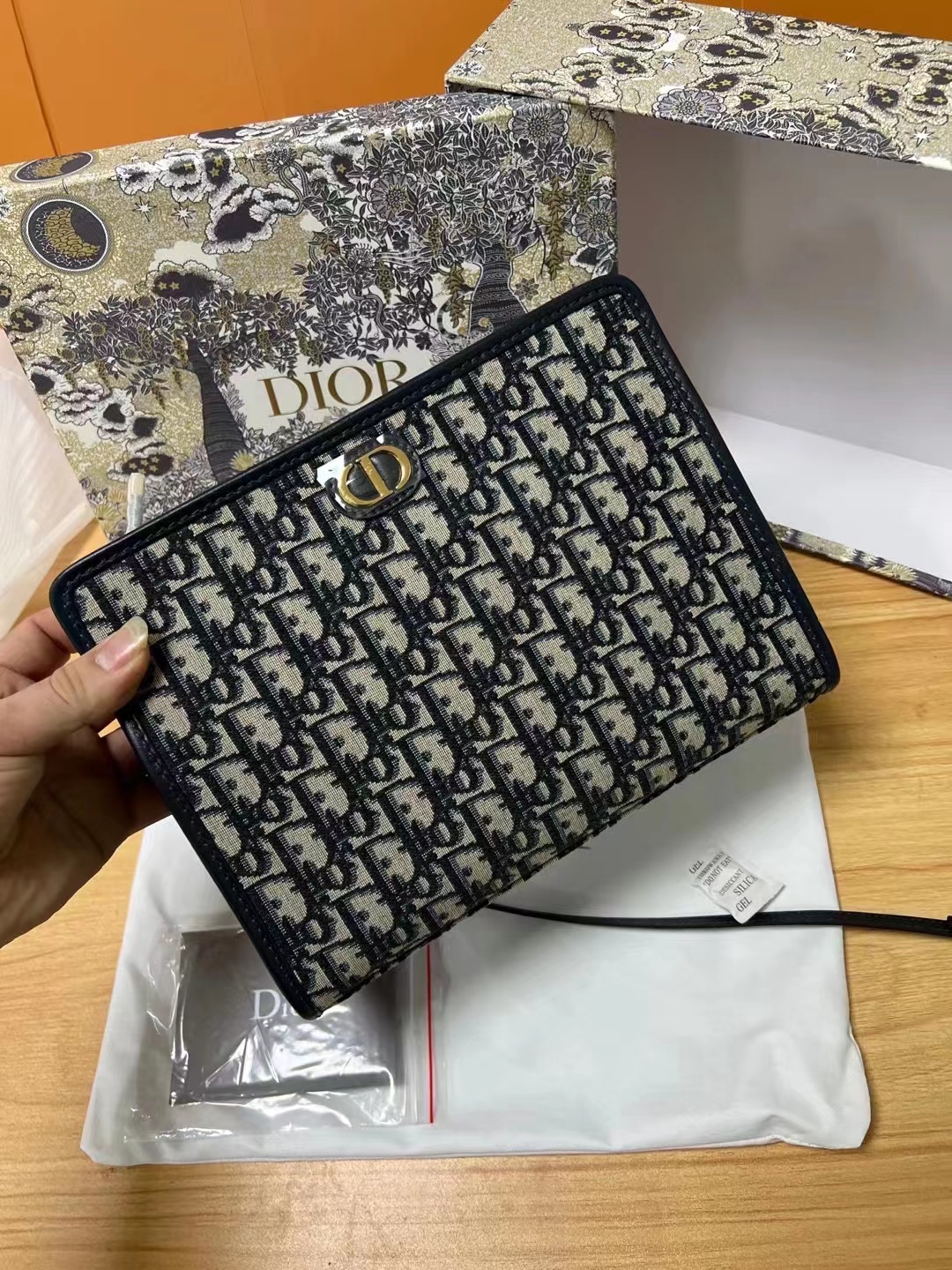 dior ブロックチェッククラッチバッグ Dior ディオール クラッチバッグ 26*19.5*7 cm – 高島屋オンライン