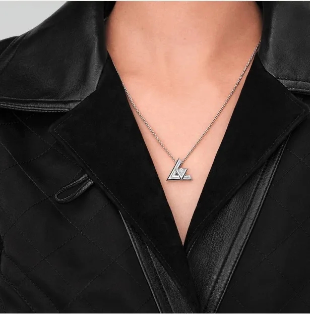 【国内発送/直営店】パンダンティフ LV ヴォルト ワン GM（ホワイトゴールド×ダイヤモンド）