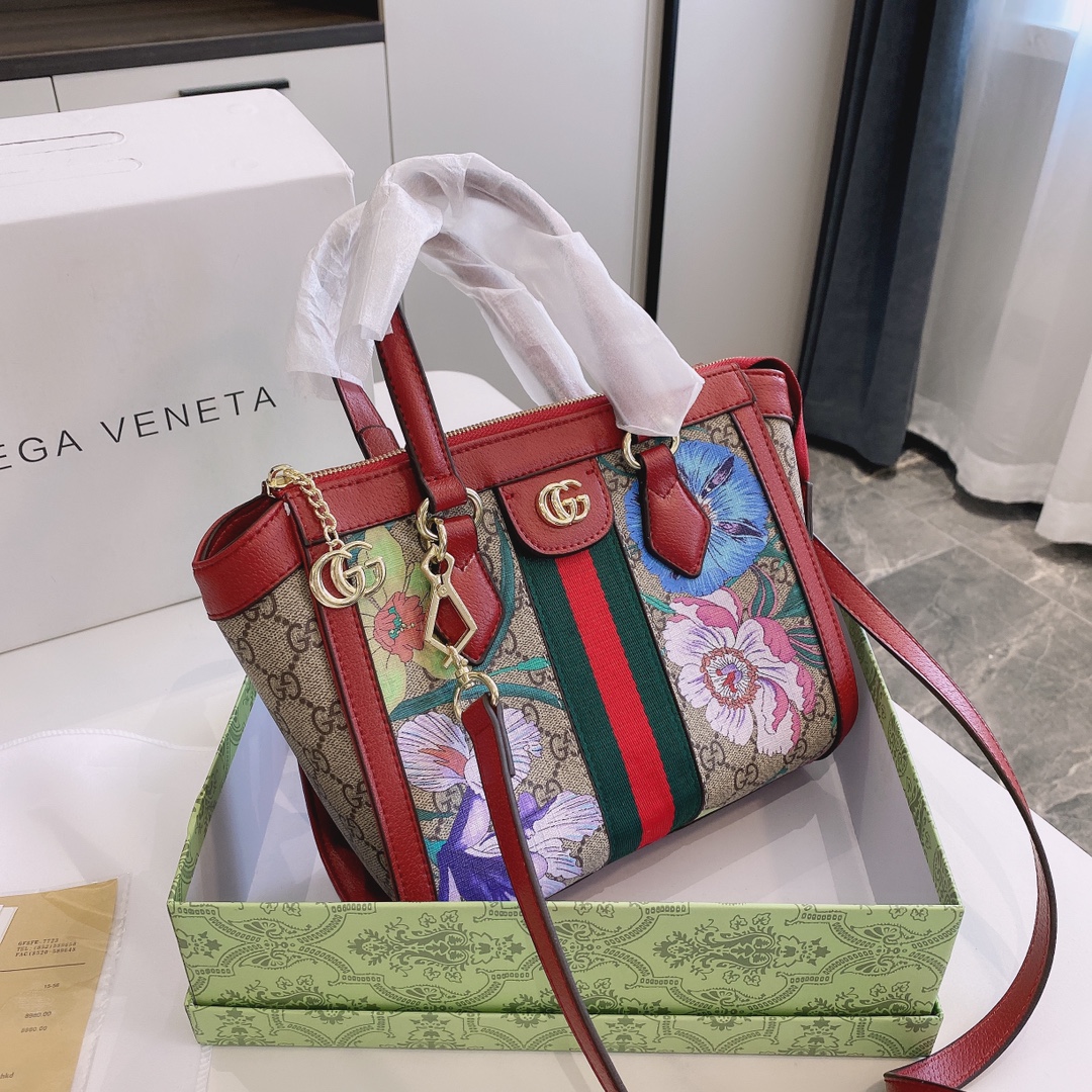 Gucci (グッチ) メッセンジャーバッグ 24*11*20cm