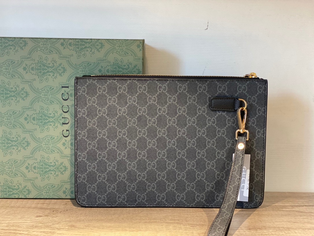 Gucci（グッチ）クラッチバッグ 27x18x3cm