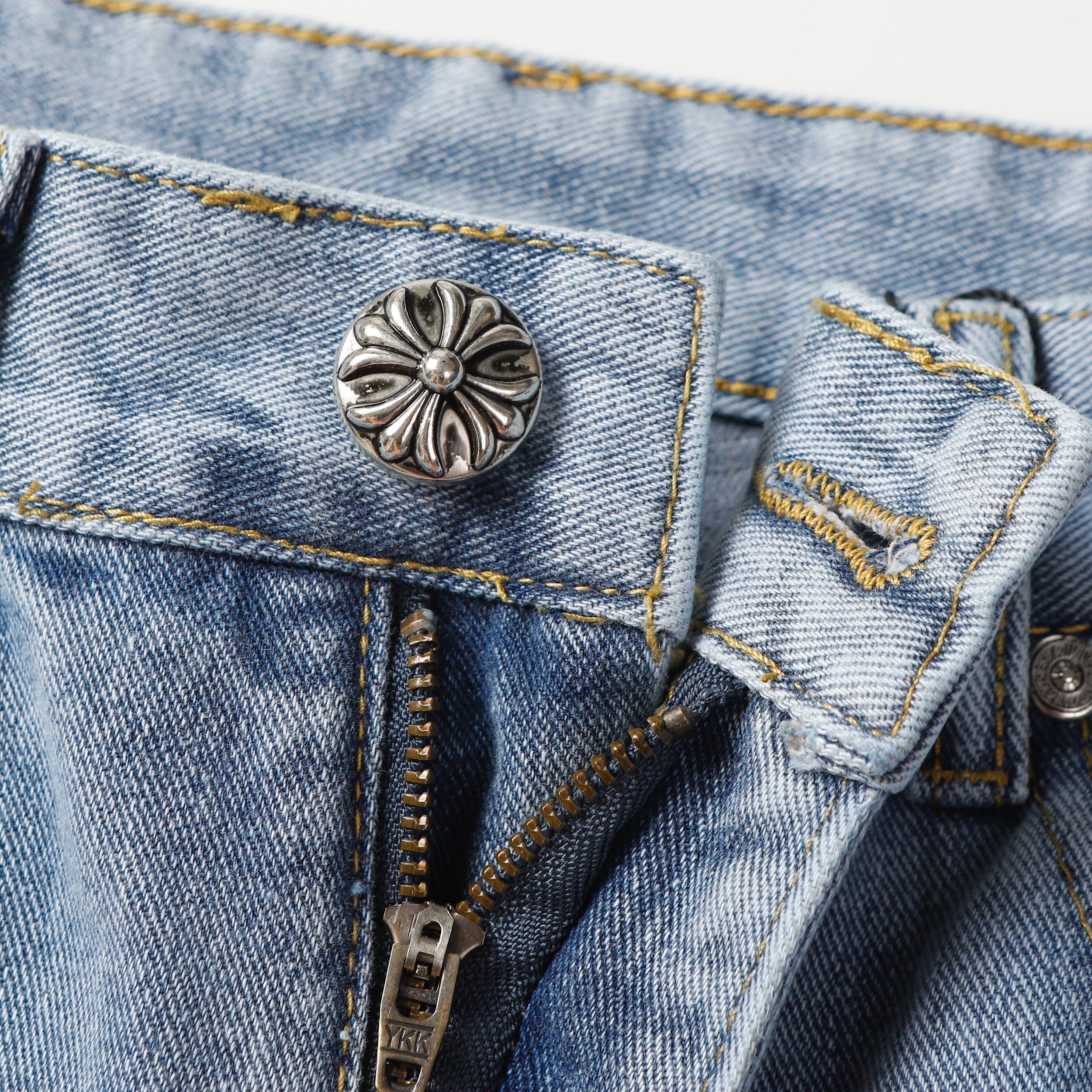 【Chrome Hearts】クロムハーツ ホワイト＆ブラック クロスパッチ ジーンズ 9960