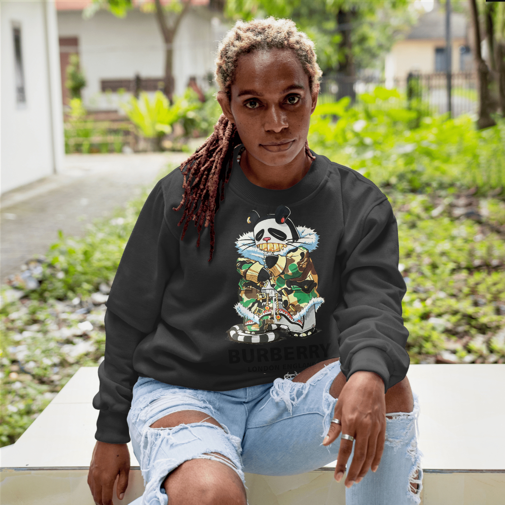 Burberryスウェット クル パーカー プリント  綿　男女兼用