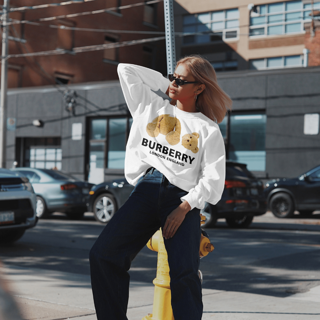 Burberryスウェット クル パーカー プリント  綿　男女兼用