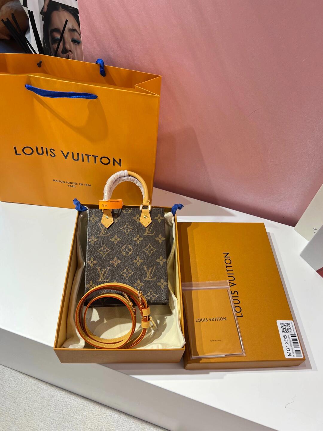 【SALE】LOUIS VUITTON/PETIT SAC PLAT BAG/２Way/ストラップ付 M57937