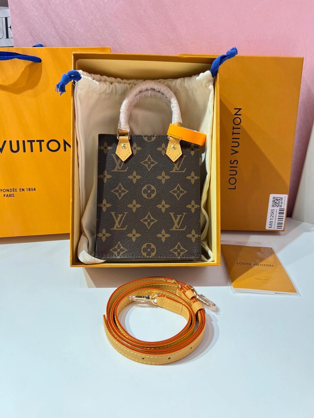 【SALE】LOUIS VUITTON/PETIT SAC PLAT BAG/２Way/ストラップ付 M57937