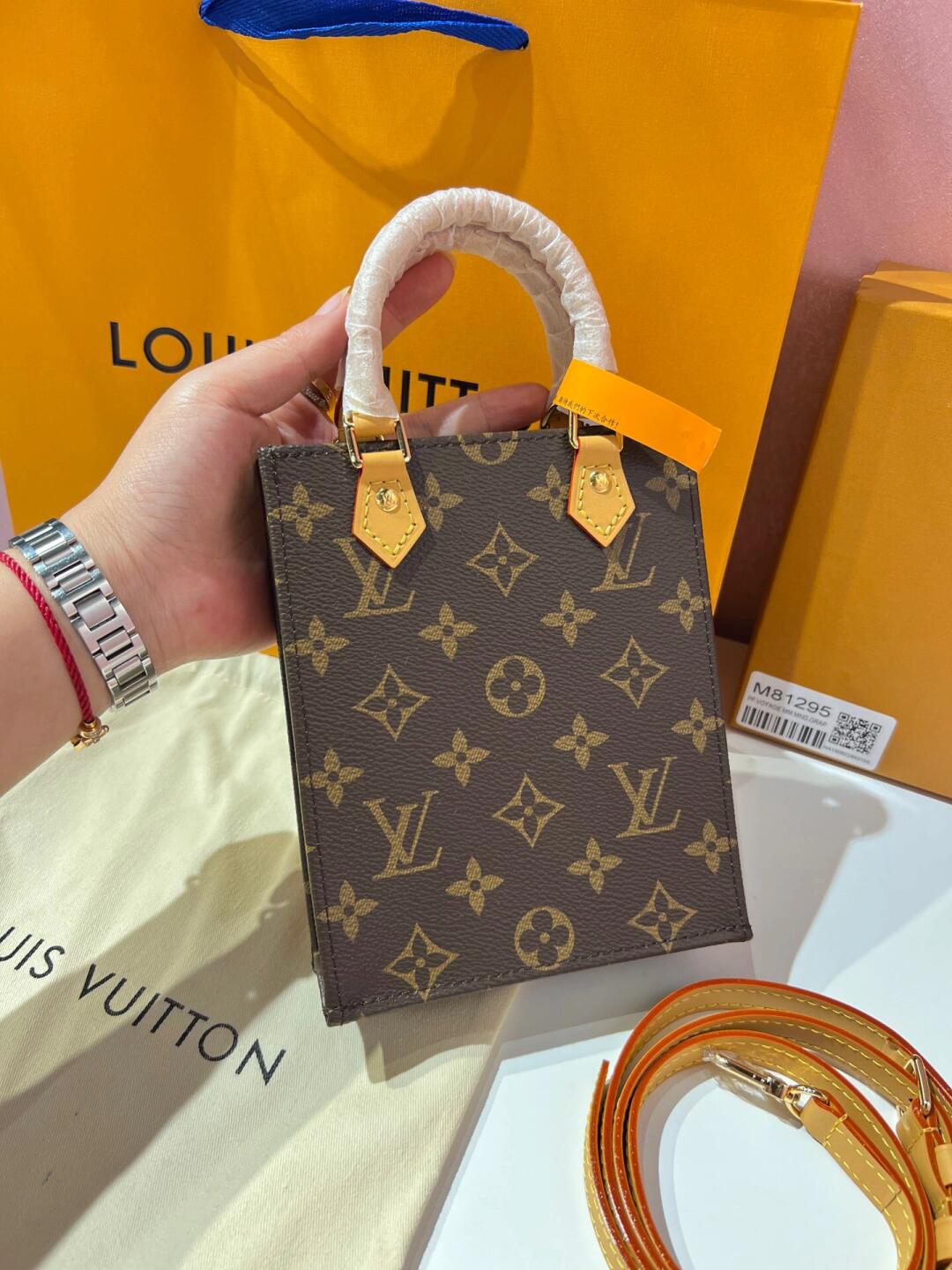 【SALE】LOUIS VUITTON/PETIT SAC PLAT BAG/２Way/ストラップ付 M57937