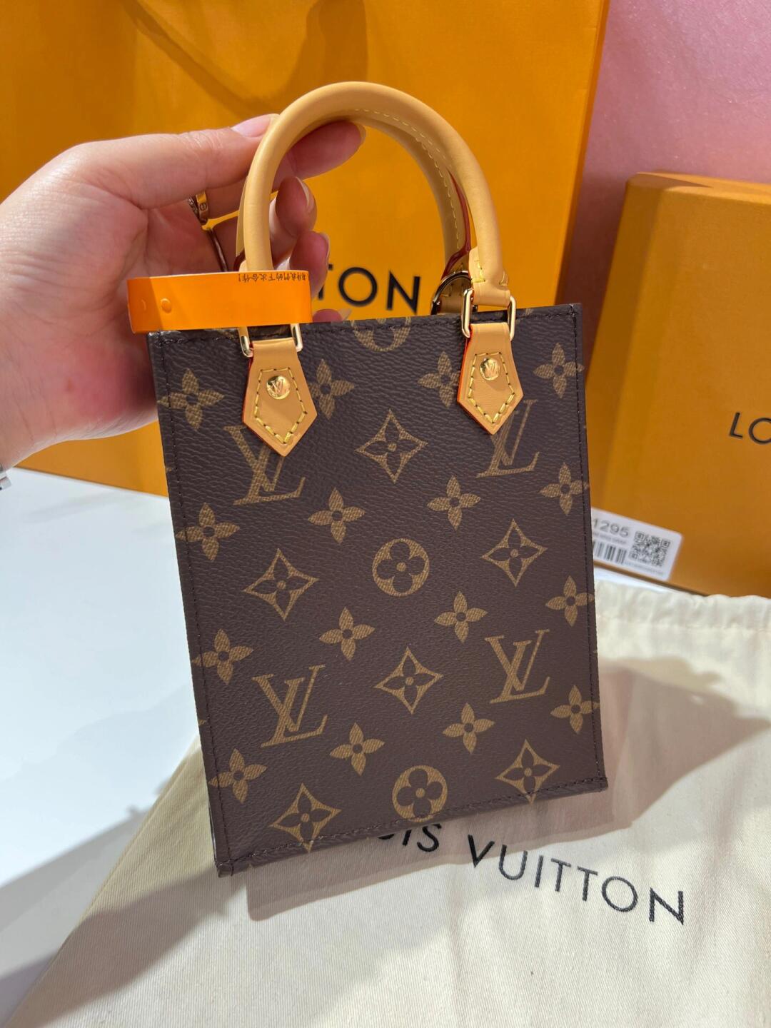 【SALE】LOUIS VUITTON/PETIT SAC PLAT BAG/２Way/ストラップ付 M57937