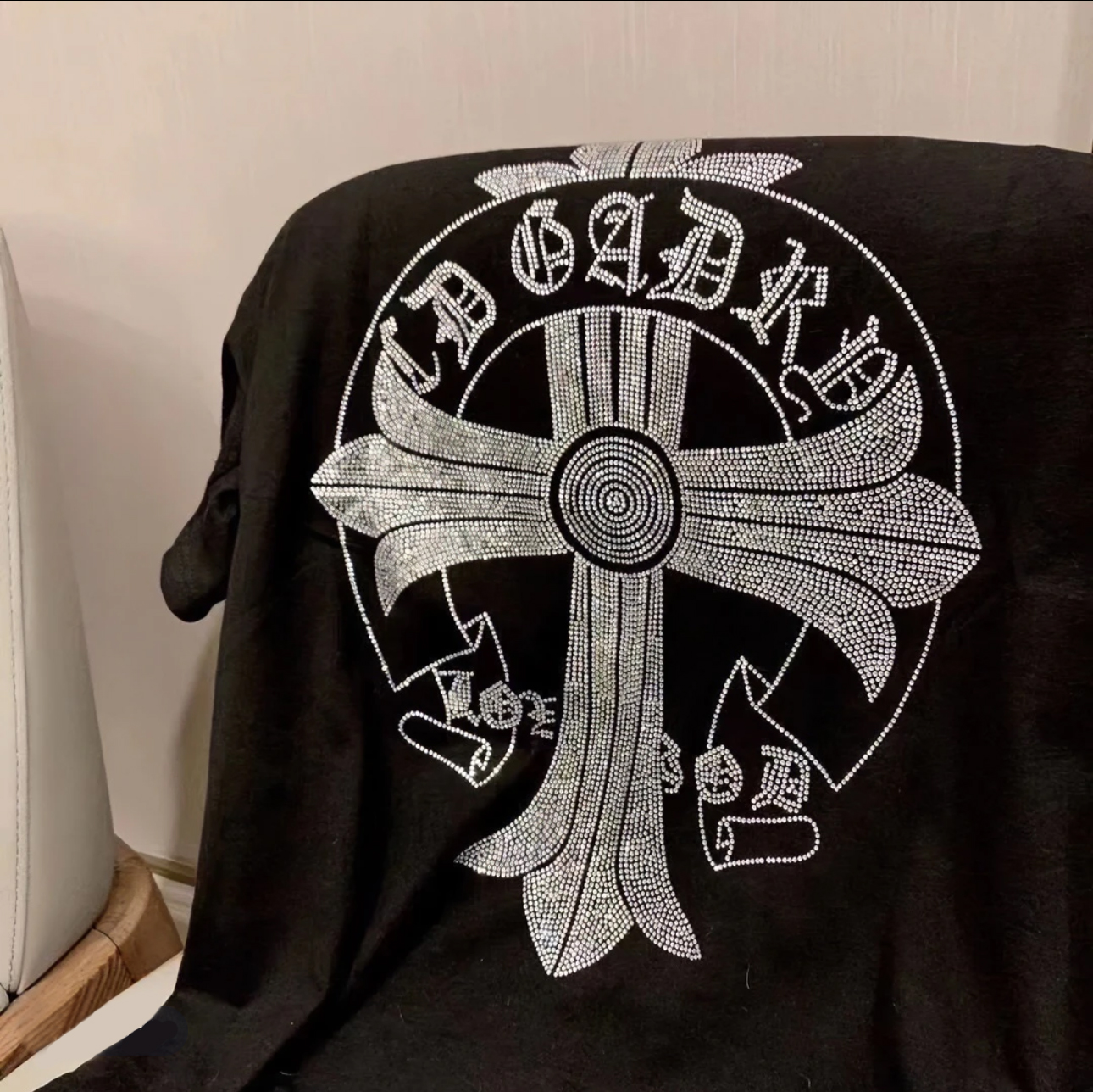 【Chrome Hearts】クロムハーツ Tシャツ サンスクリット文字 クロスラインストーン 半袖