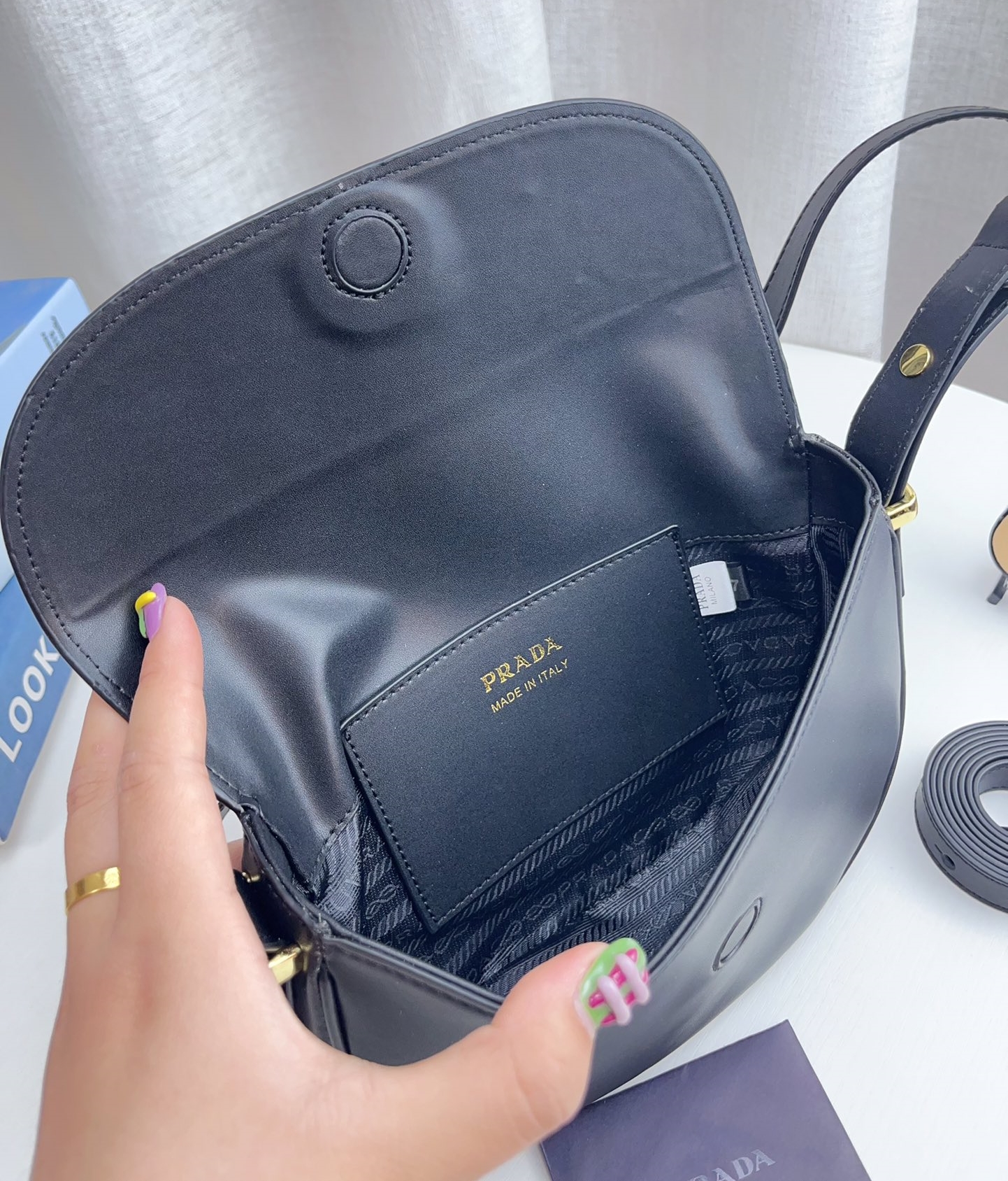 PRADA フラップ付 プラダ アーケ レザー ショルダーバッグ