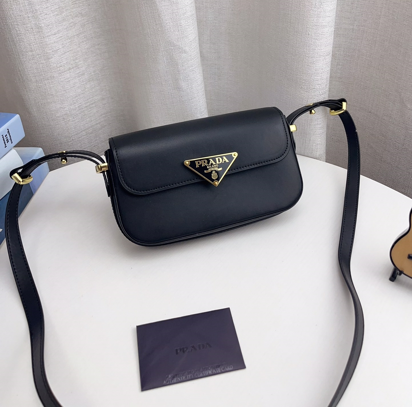 PRADA 25‘新作 Leather shoulder bag レザー ショルダーバッグ