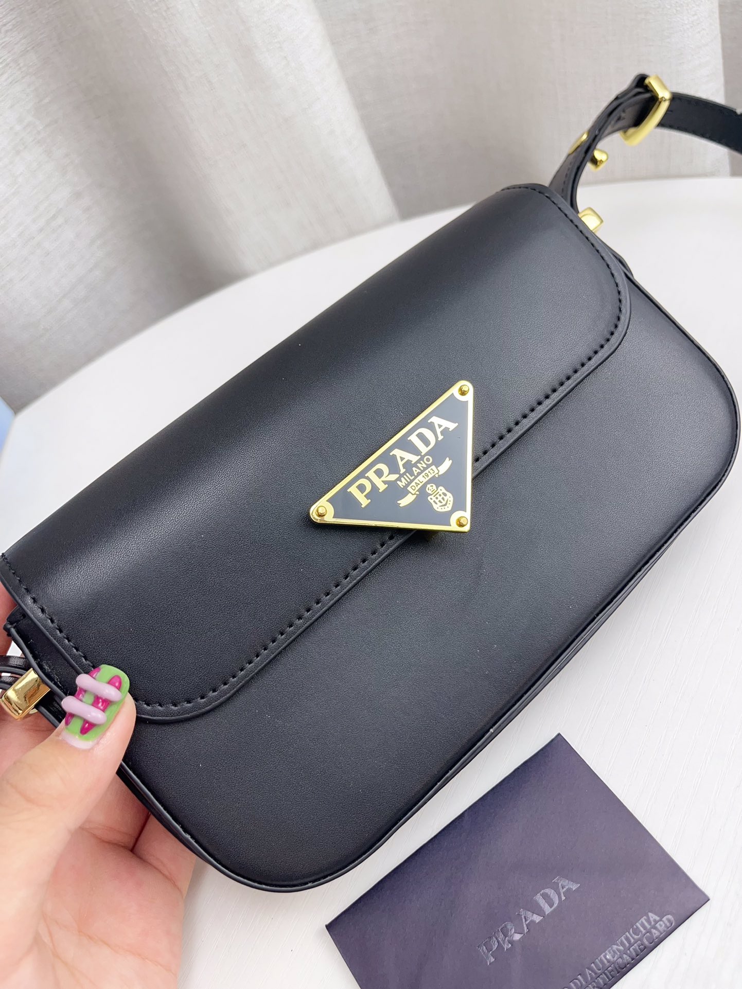 PRADA 25‘新作 Leather shoulder bag レザー ショルダーバッグ