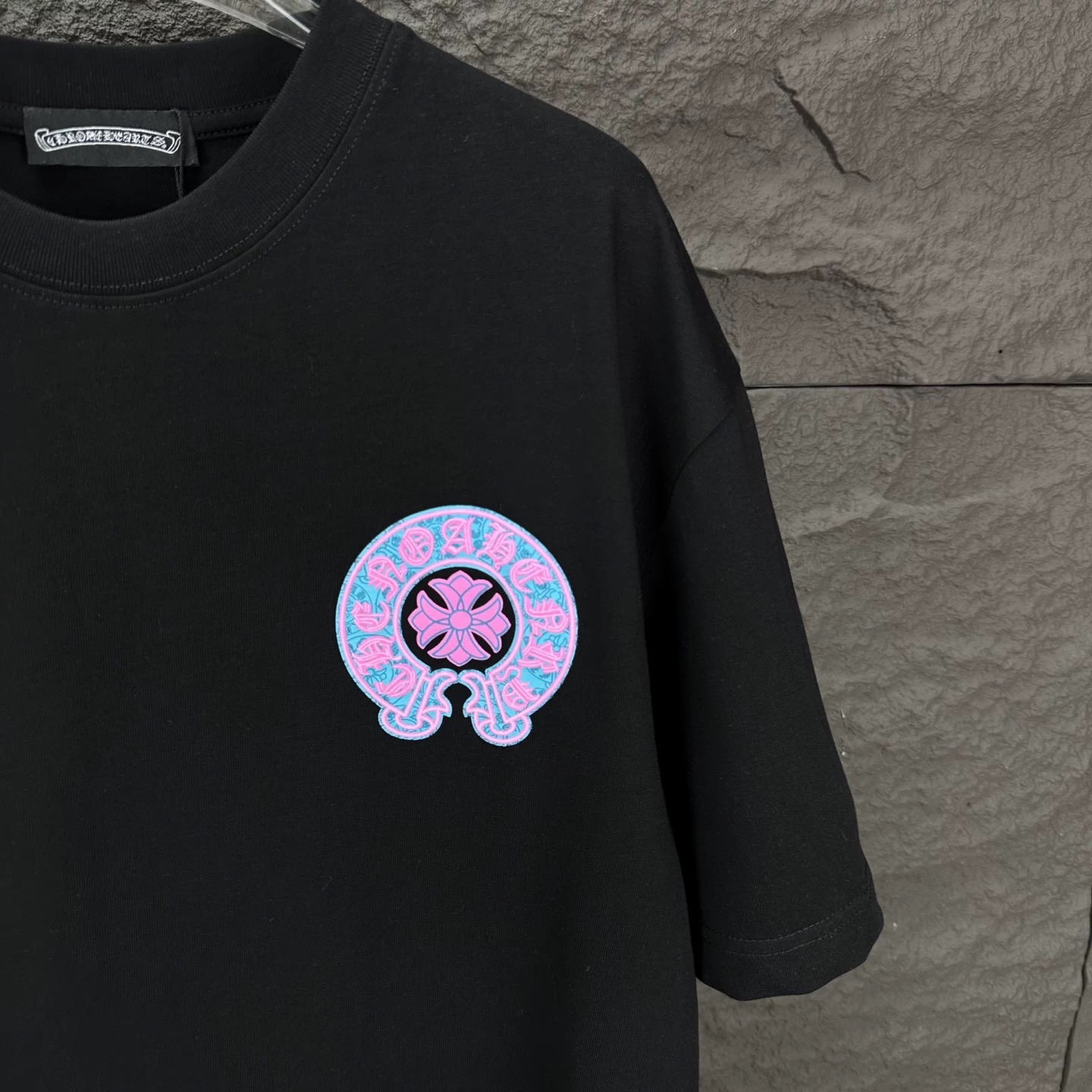 【男女兼用】2025新作 クロムハーツ サンスクリット ホースシュー カジュアル ルーズフィット Tシャツ