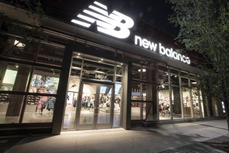 New Balanceスウェット クル パーカー プリント  綿　男女兼用