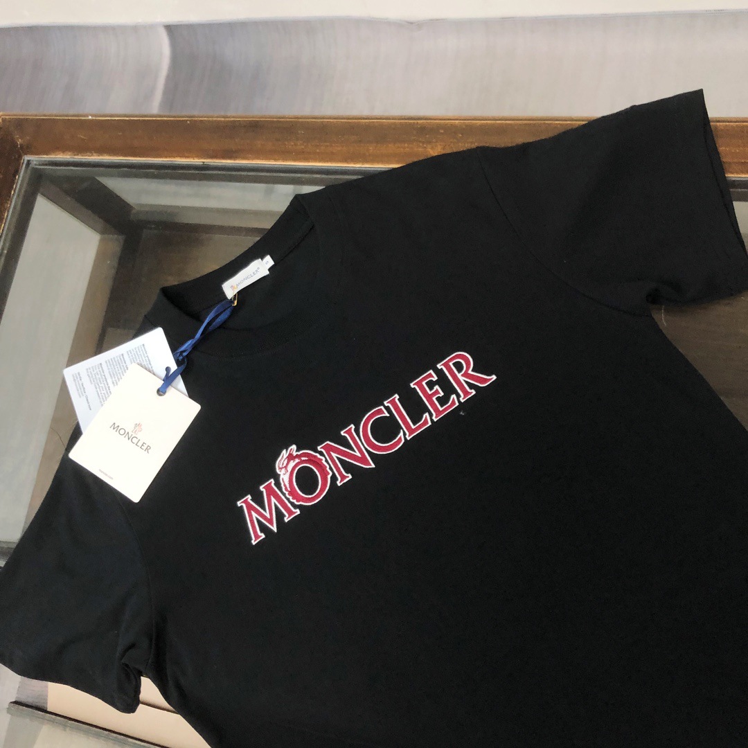 【Moncler】2025年新作 モンクレール メンズ 半袖 ラウンドネック 刺繍Tシャツ MC002