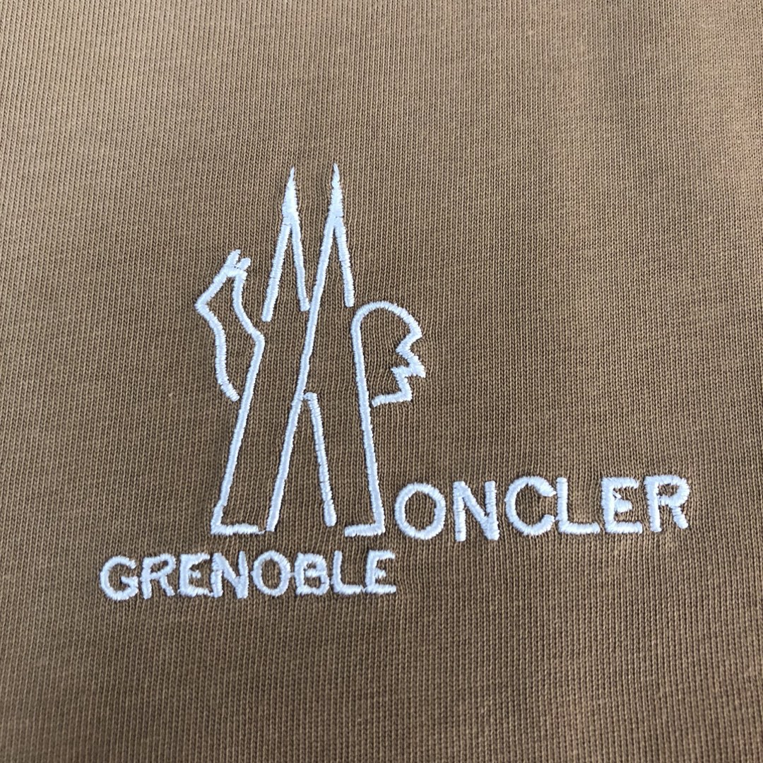 【Moncler】2025年新作 モンクレール メンズ 半袖 ラウンドネック 刺繍Tシャツ MC005