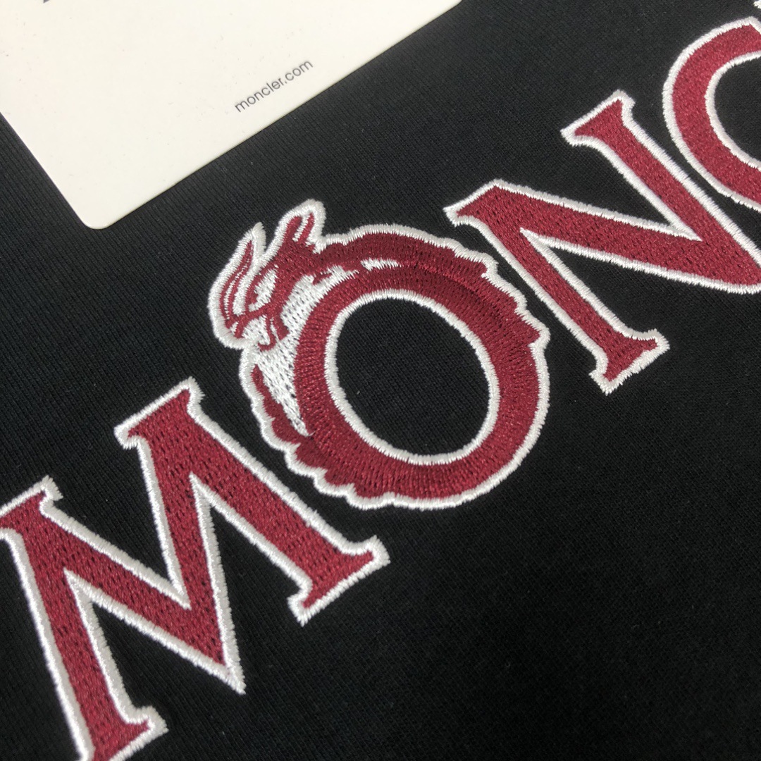 【Moncler】2025年新作 モンクレール メンズ 半袖 ラウンドネック 刺繍Tシャツ MC002