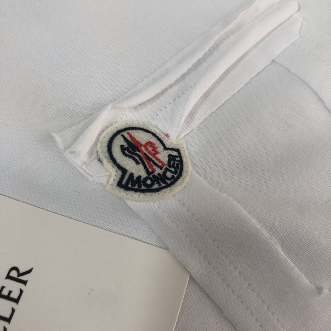 【Moncler】2025年新作 モンクレール メンズ 半袖 ラウンドネック 刺繍Tシャツ MC004