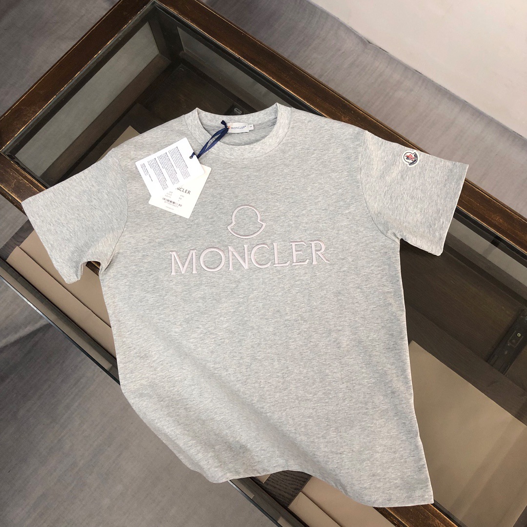 【Moncler】2025年新作 モンクレール メンズ 半袖 ラウンドネック 刺繍Tシャツ