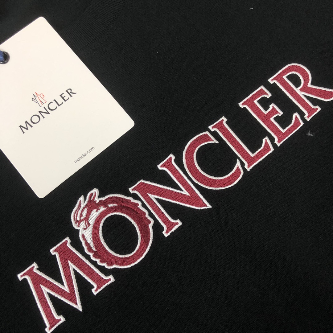 【Moncler】2025年新作 モンクレール メンズ 半袖 ラウンドネック 刺繍Tシャツ MC002