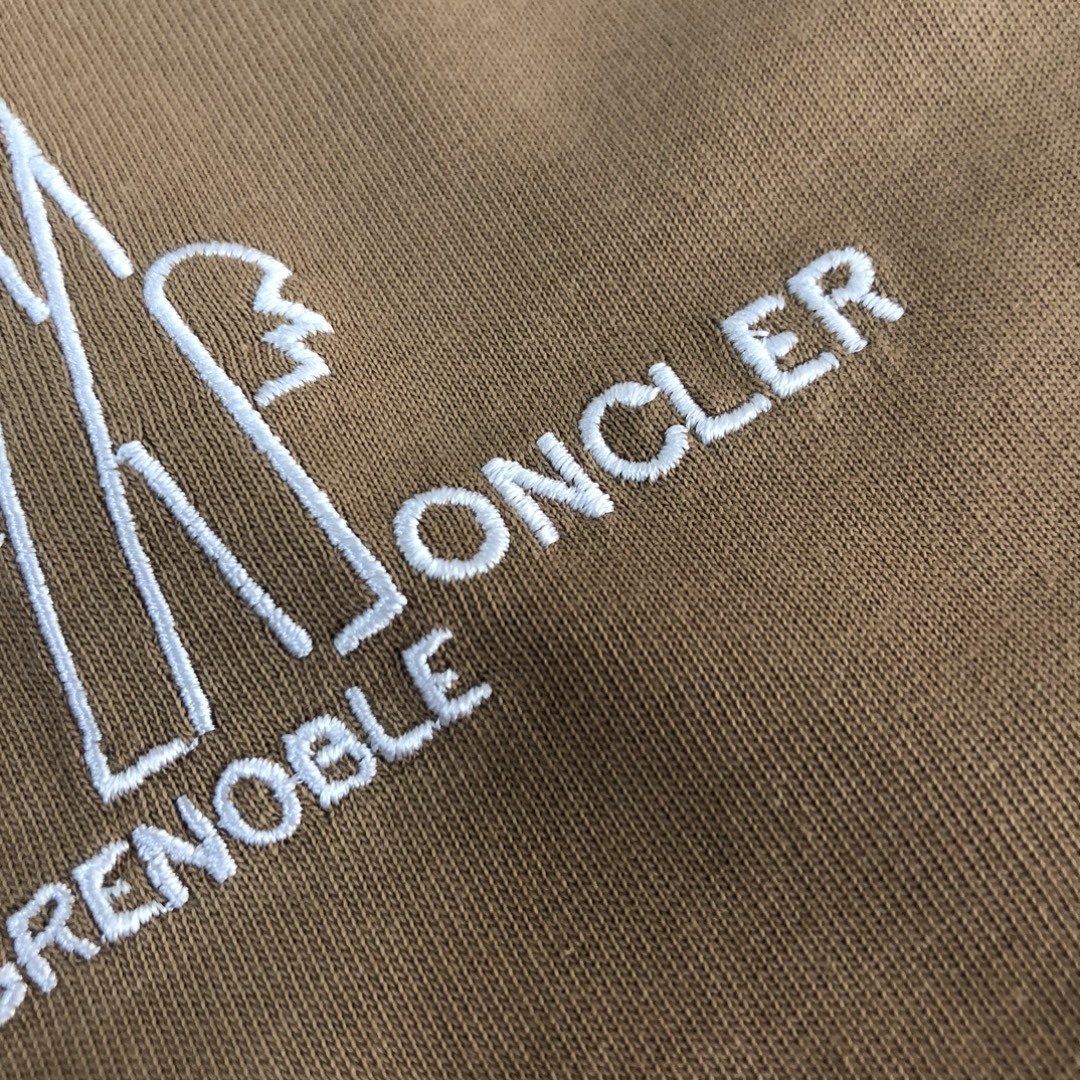 【Moncler】2025年新作 モンクレール メンズ 半袖 ラウンドネック 刺繍Tシャツ MC005