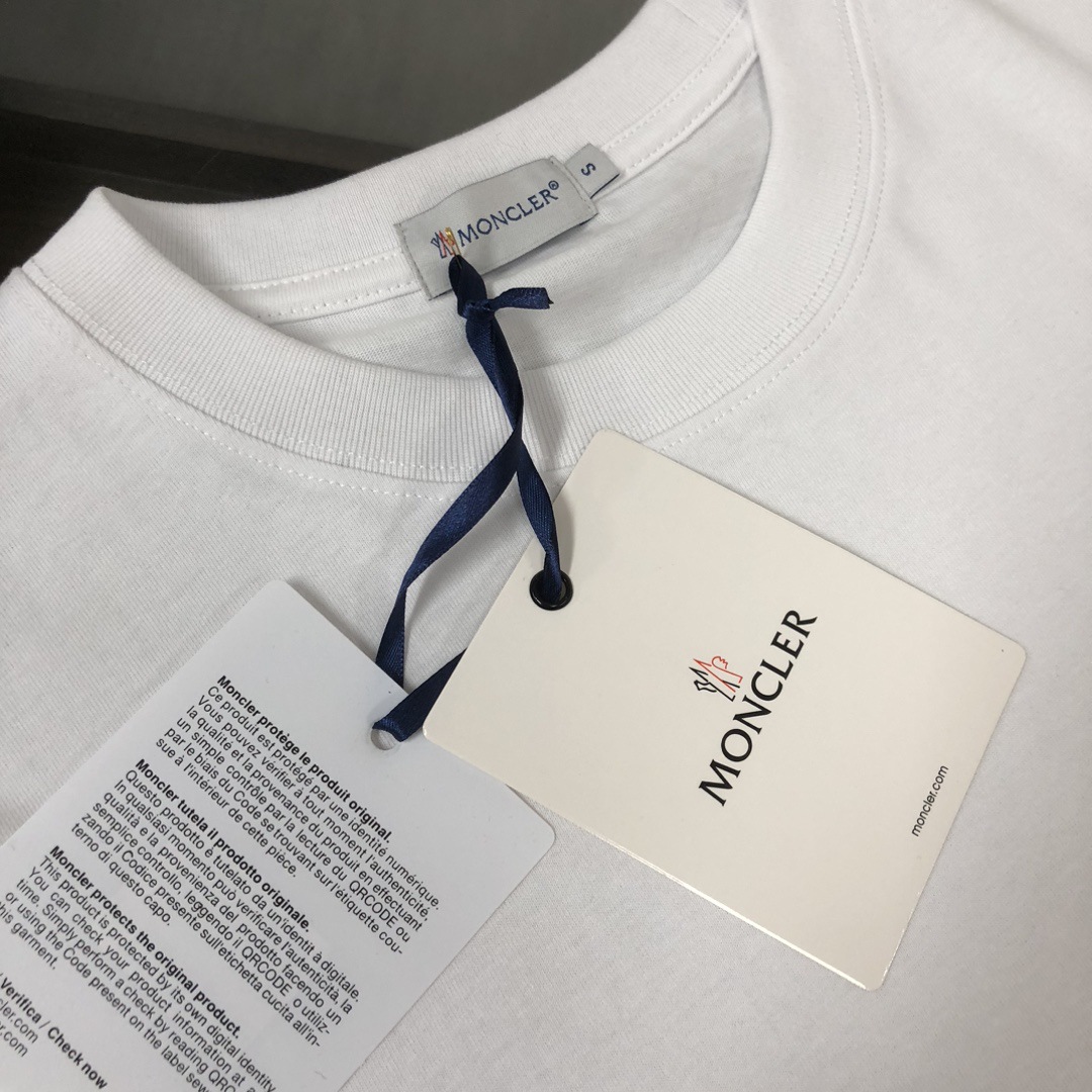 【Moncler】2025年新作 モンクレール メンズ 半袖 ラウンドネック 刺繍Tシャツ MC003