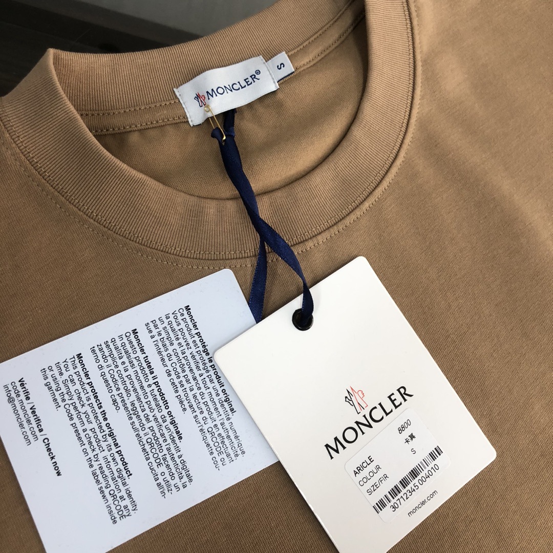 【Moncler】2025年新作 モンクレール メンズ 半袖 ラウンドネック 刺繍Tシャツ MC005