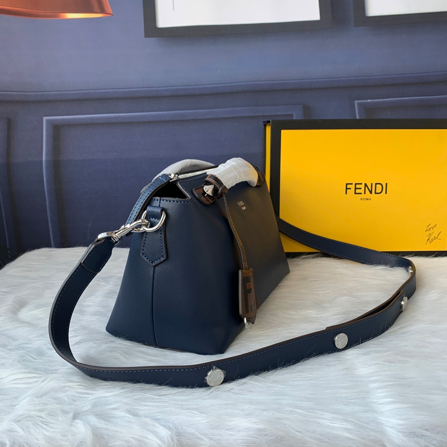 FENDIフェンディ メッセンジャーバッグ 27x15x13 cm-高島屋オンラインストア - 公式