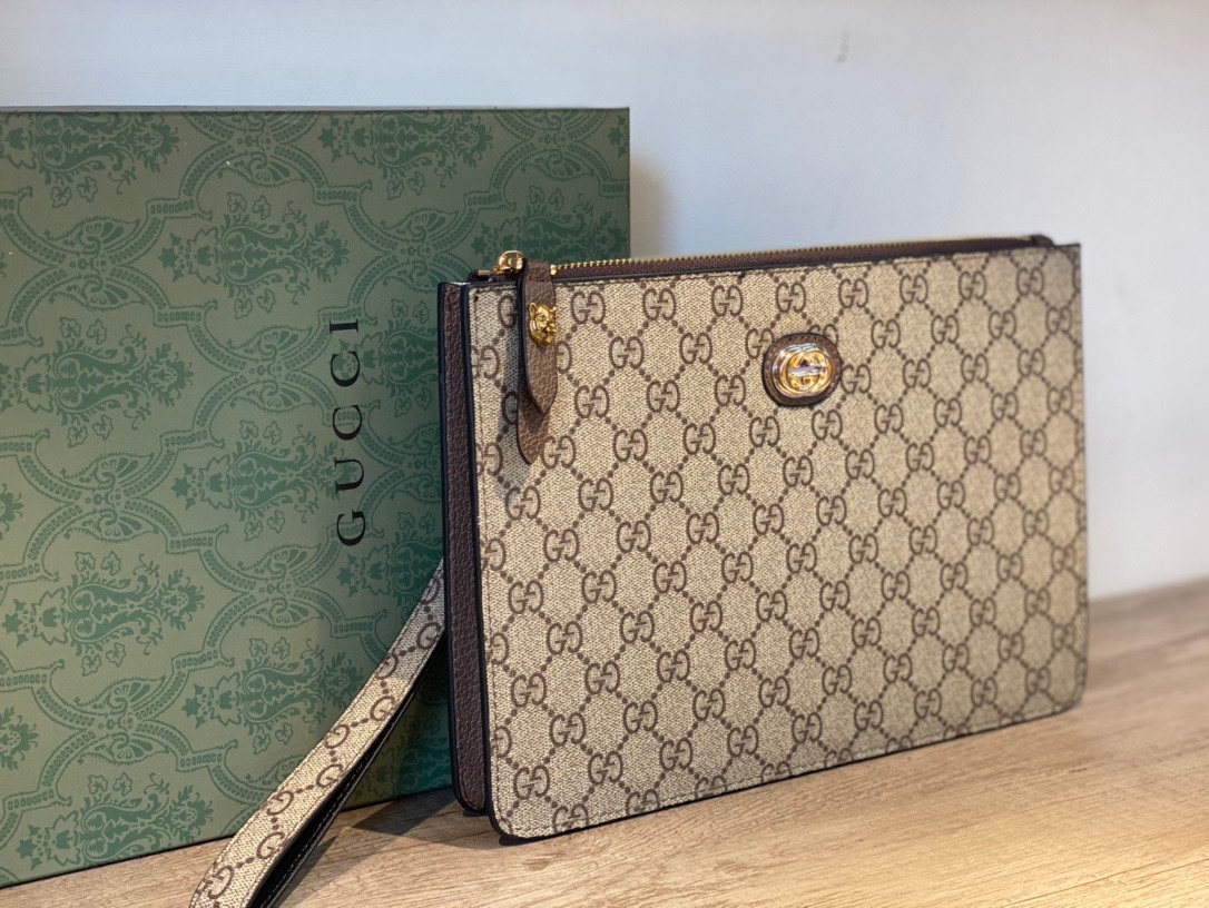 Gucci（グッチ）クラッチバッグ 27x18x3cm