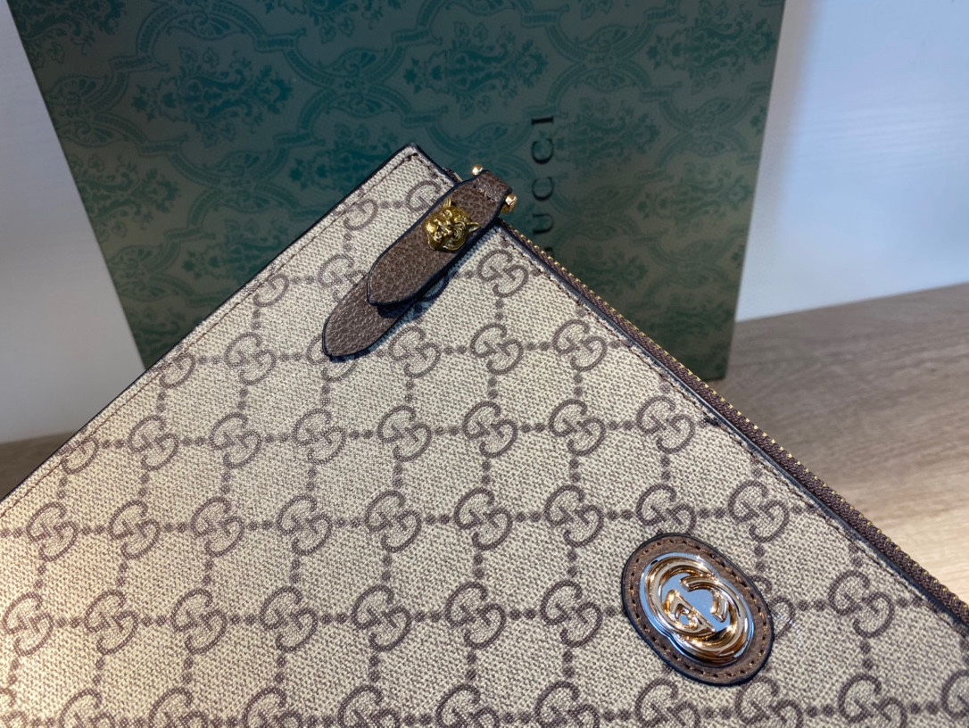 Gucci（グッチ）クラッチバッグ 27x18x3cm