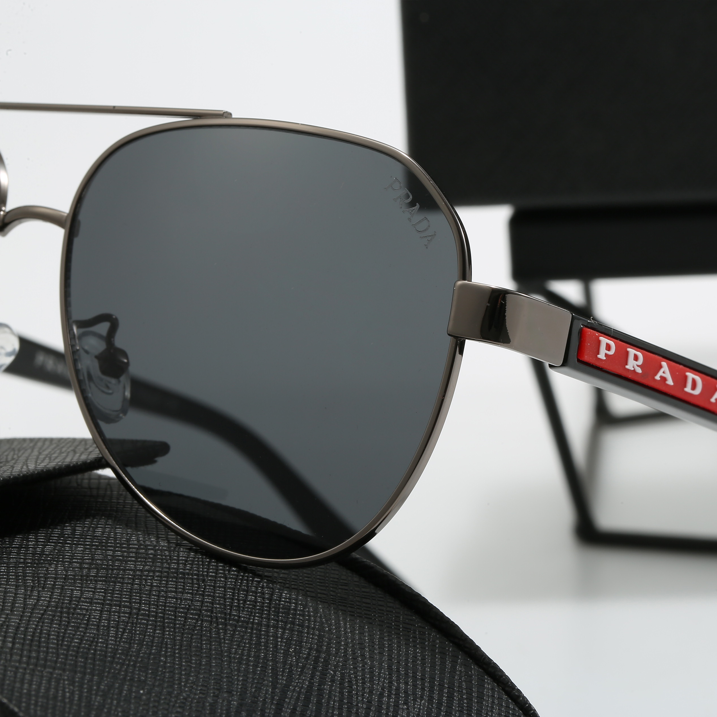 Prada サングラス S0002