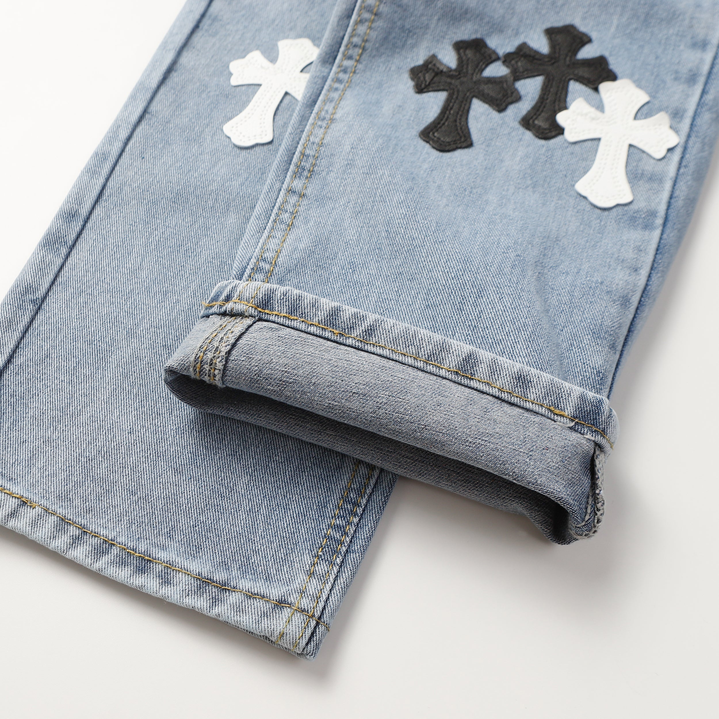 【Chrome Hearts】クロムハーツ ホワイト＆ブラック クロスパッチ ジーンズ 9960