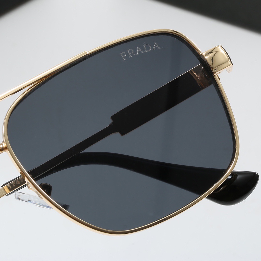 Prada サングラス S0020