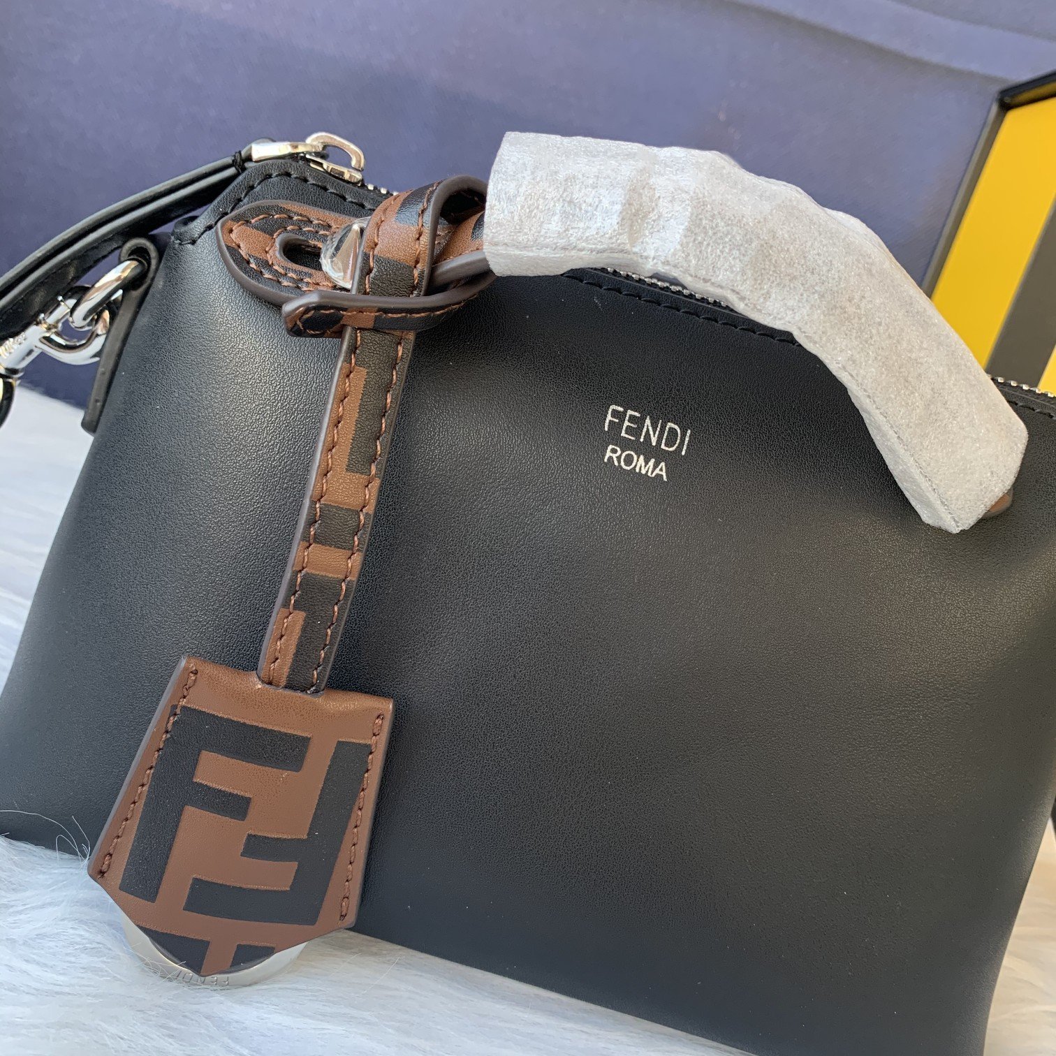 FENDIフェンディ メッセンジャーバッグ 21x12.5x9.5 cm-高島屋オンラインストア - 公式