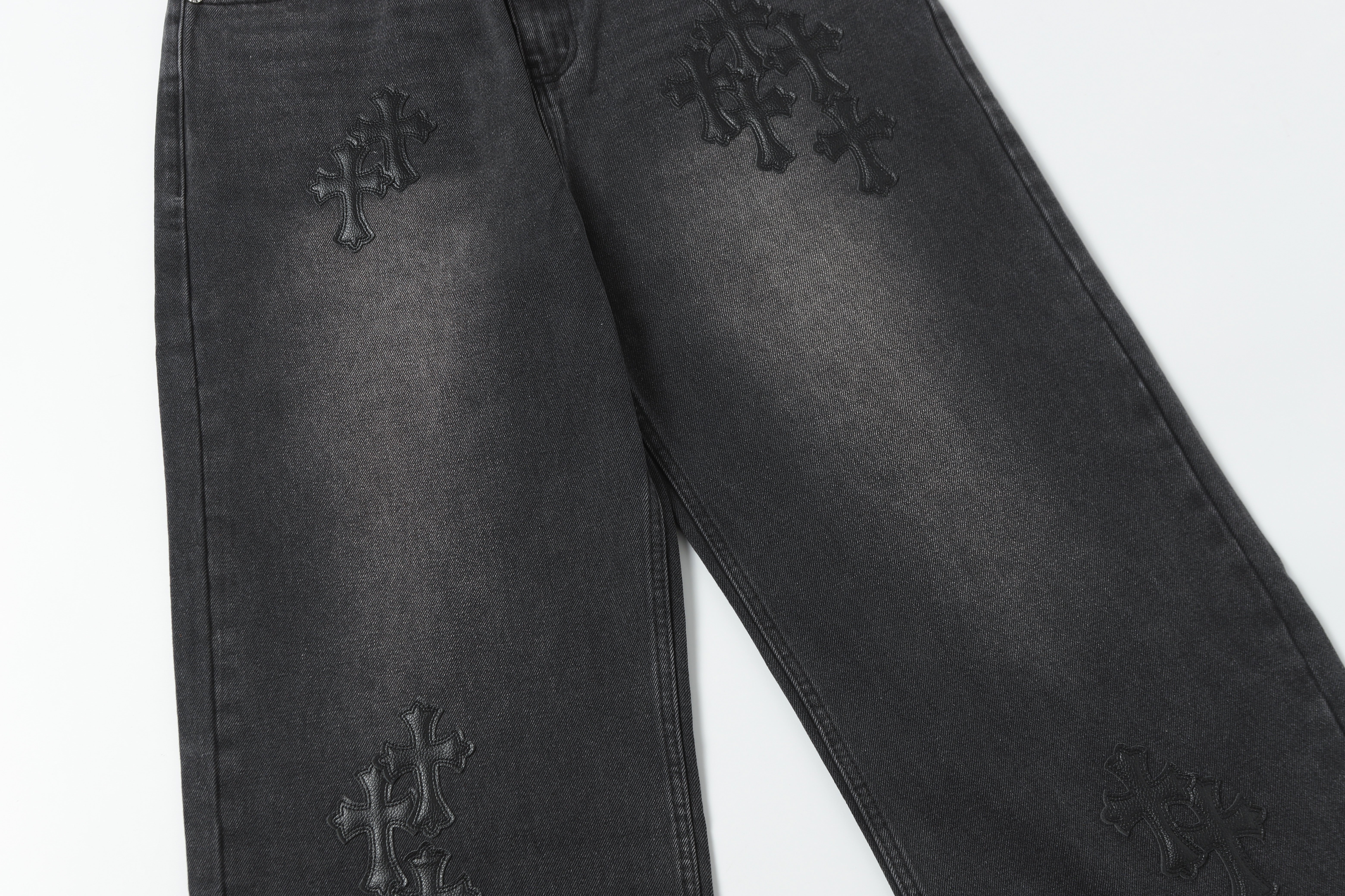 【Chrome Hearts】クロムハーツ ブラッククロスパッチ グレージーンズ